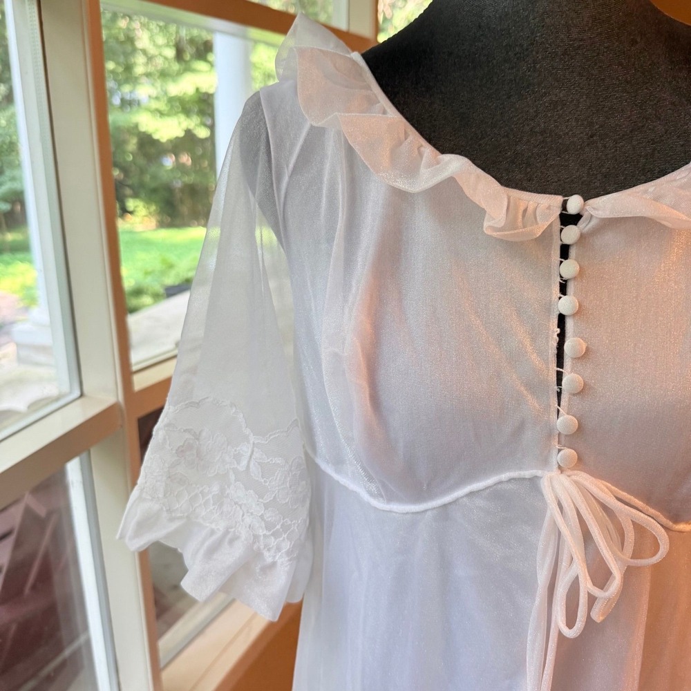 Vtg white nightgown w/ sheer chiffon fabric lace trim & bell sleeves PTP 18"-20"